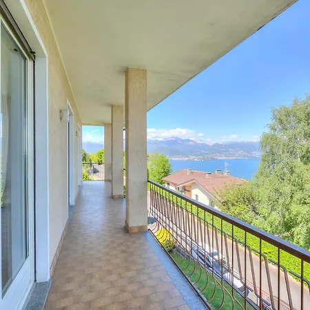 Easy Panorama Hill - Happy Stresa